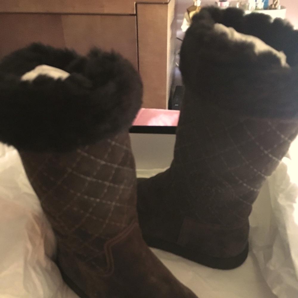 SOLD❤️Chanel boots new Euro 39